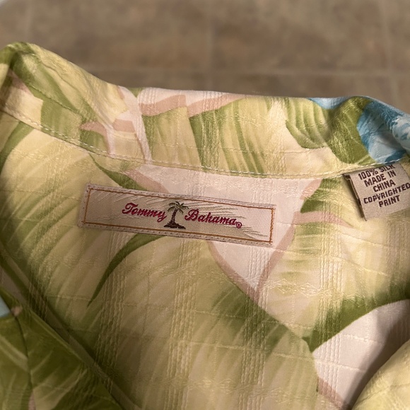 Mens Tommy Bahama Short Sleeve Shirt - Picture 2 of 3